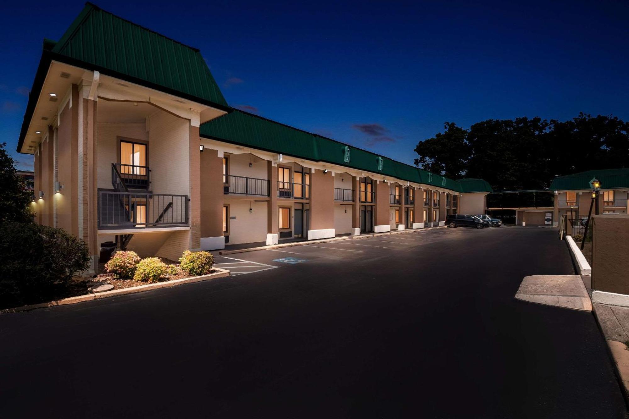 Quality Inn Tullahoma Eksteriør billede