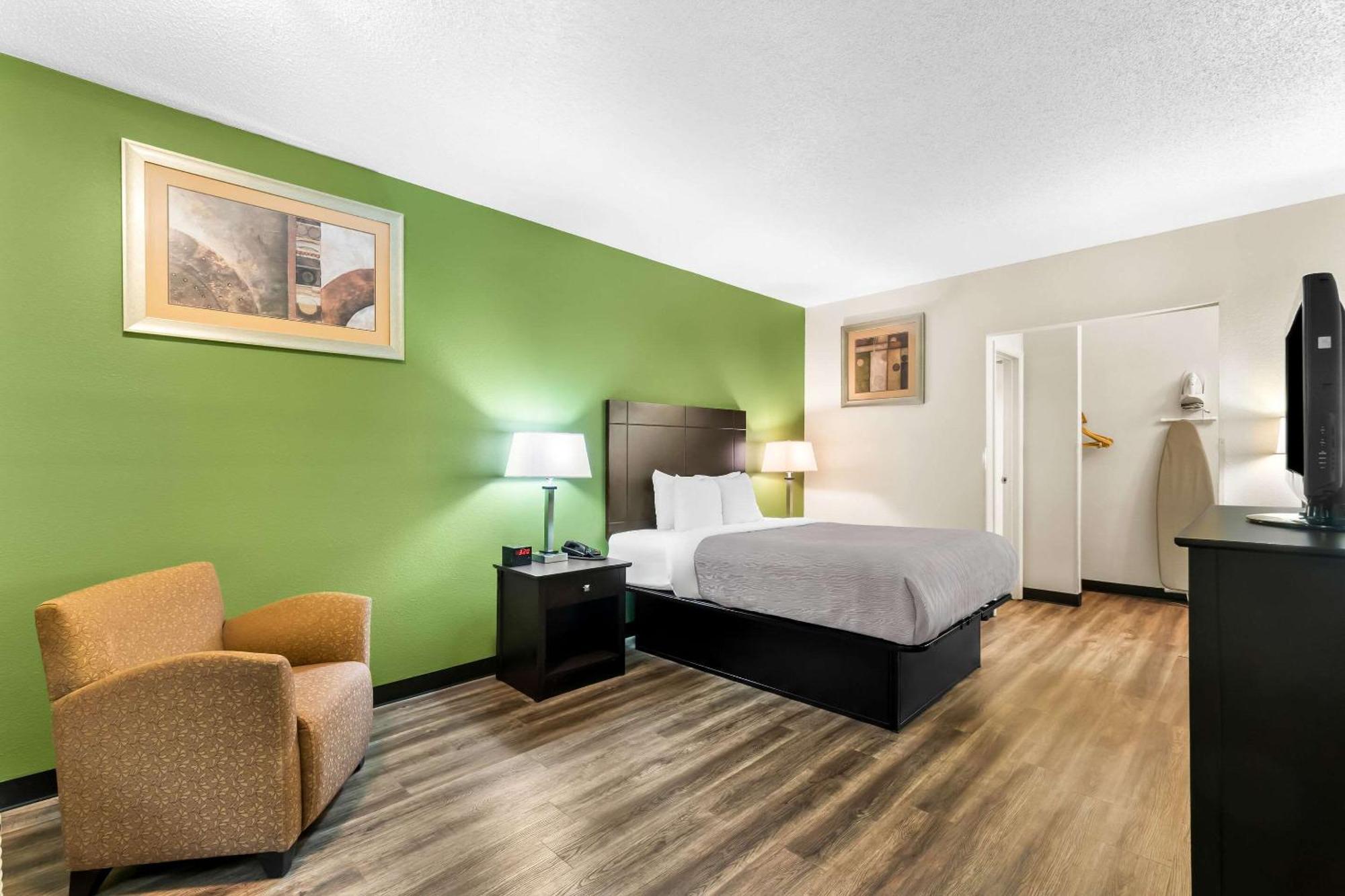 Quality Inn Tullahoma Eksteriør billede