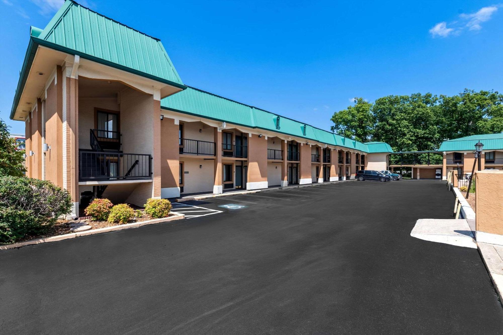 Quality Inn Tullahoma Eksteriør billede
